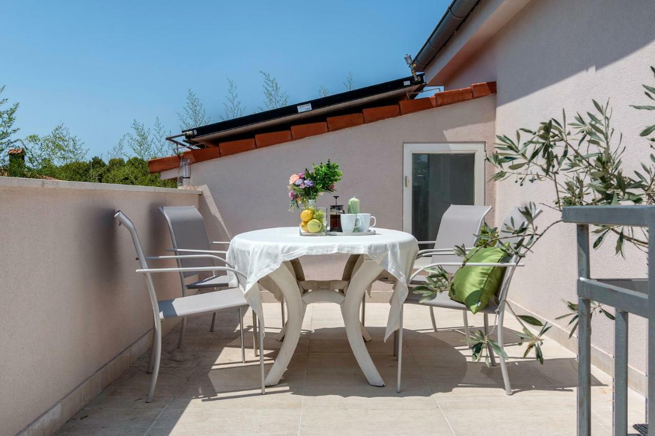 Sunsplash Apartments Pula Exterior photo